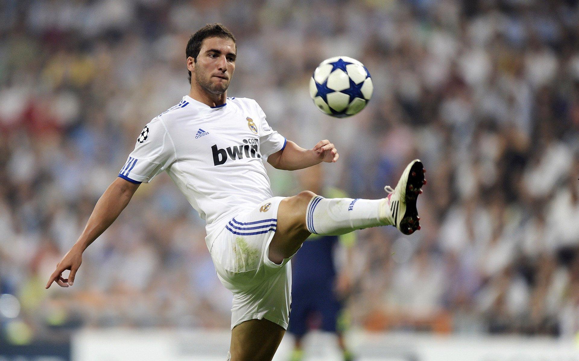 拜仁高层表态乐观，于帕梅卡诺续约谈判进入关键阶段